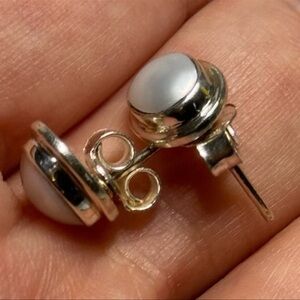 Elegant real 925 Silver w/White faux pearl Stud Earrings☝️🌹💥❤️